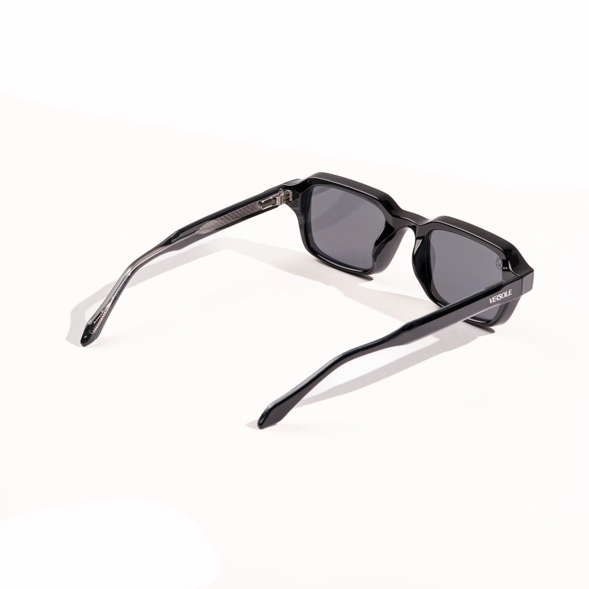 Deneb - Carbon Black