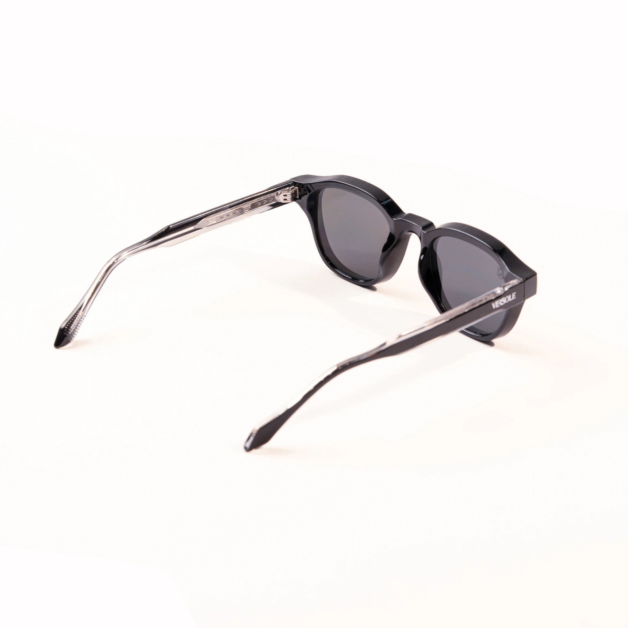 Lahaul - Carbon Black